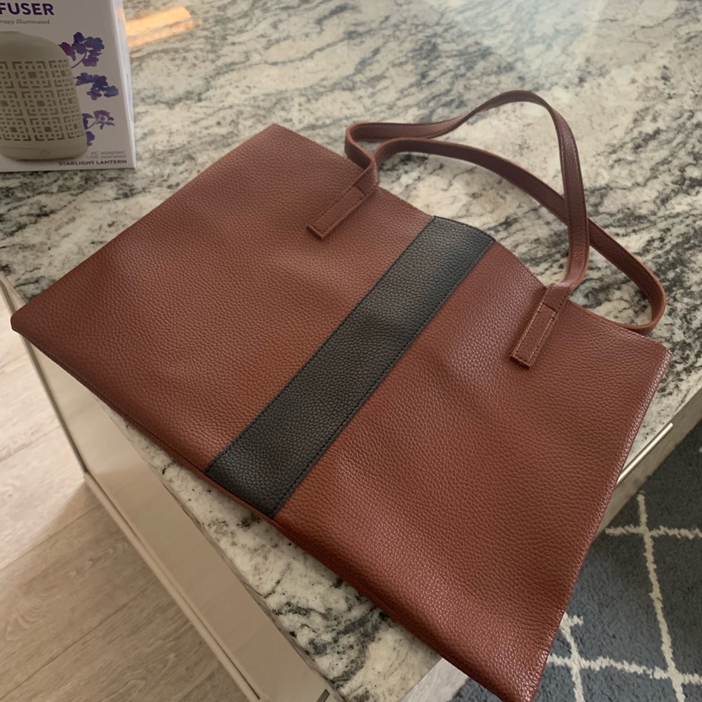 Vince Camuto tote